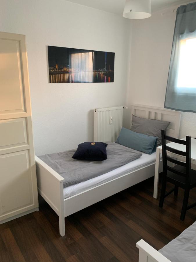 Zum Armen Mann Bed & Breakfast Dusseldorf Exterior photo