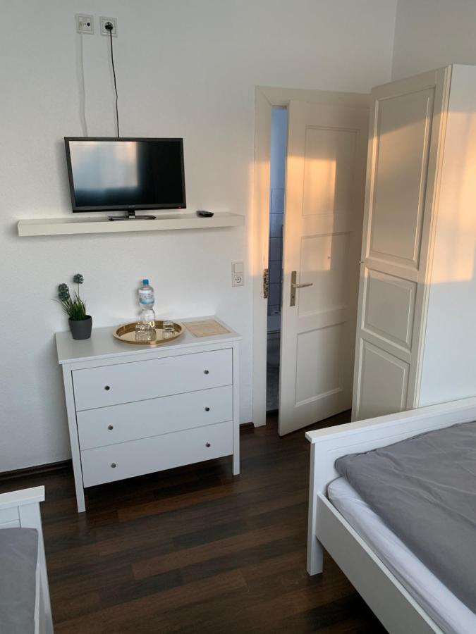 Zum Armen Mann Bed & Breakfast Dusseldorf Exterior photo
