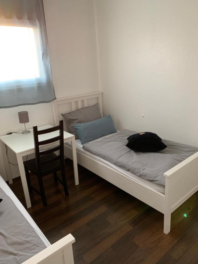 Zum Armen Mann Bed & Breakfast Dusseldorf Exterior photo