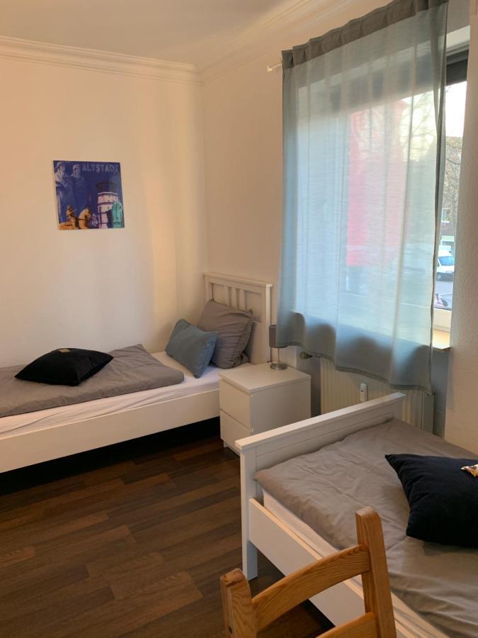 Zum Armen Mann Bed & Breakfast Dusseldorf Exterior photo