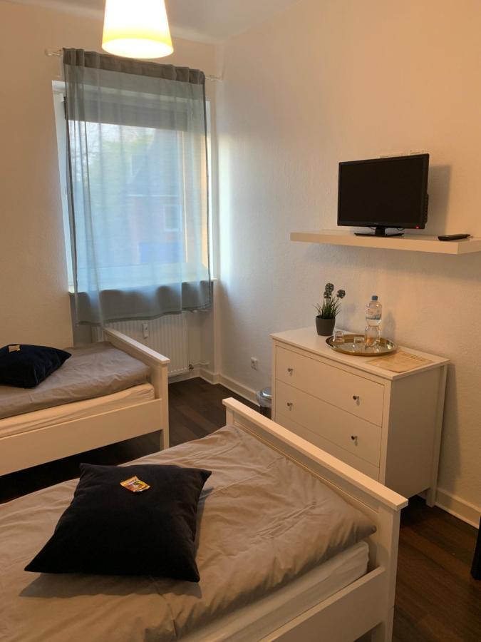 Zum Armen Mann Bed & Breakfast Dusseldorf Exterior photo