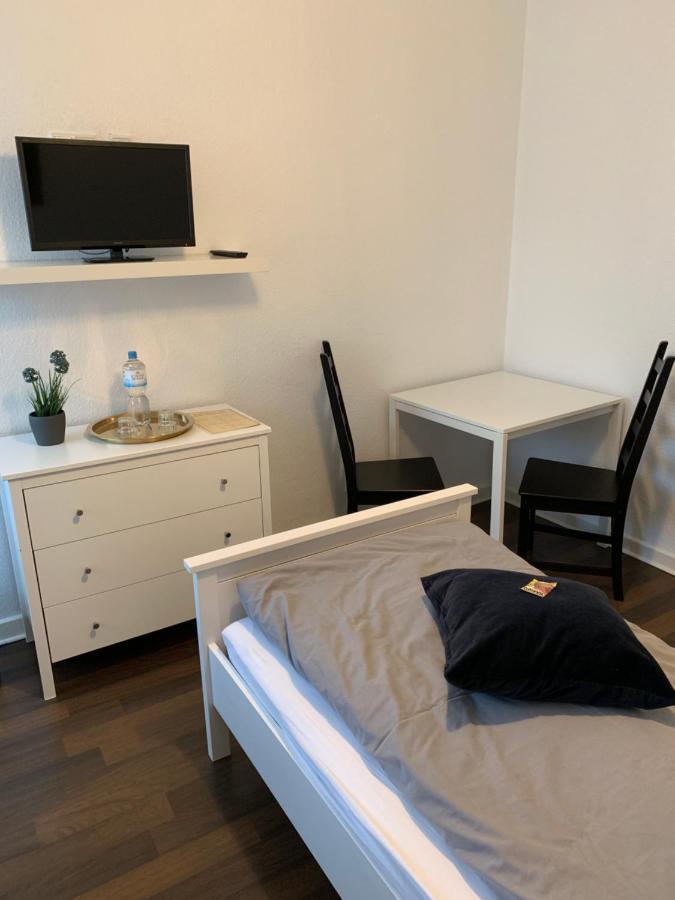 Zum Armen Mann Bed & Breakfast Dusseldorf Exterior photo