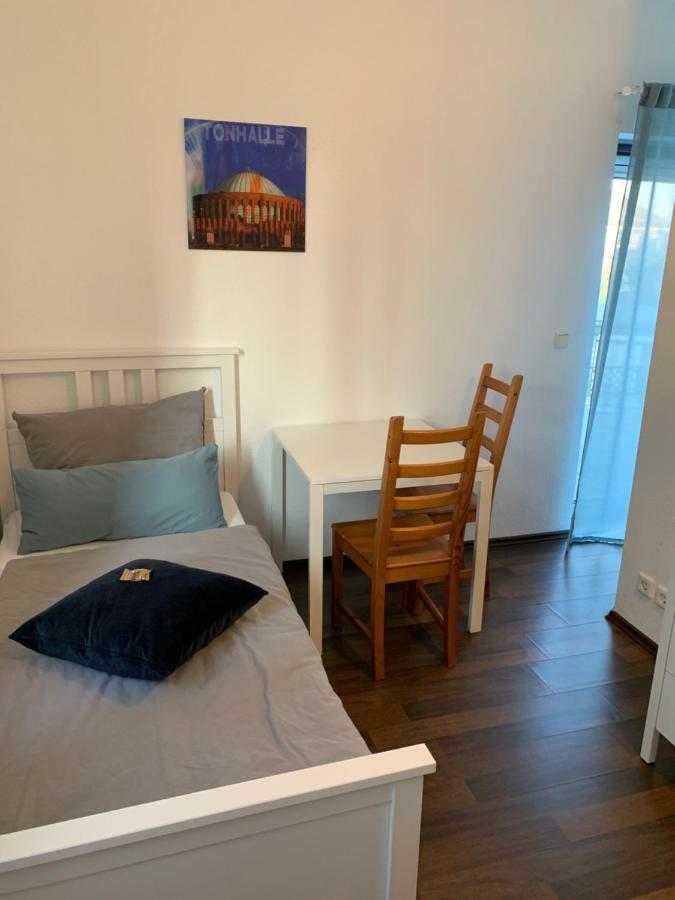 Zum Armen Mann Bed & Breakfast Dusseldorf Exterior photo