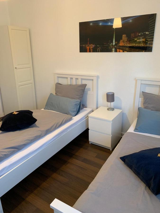 Zum Armen Mann Bed & Breakfast Dusseldorf Exterior photo