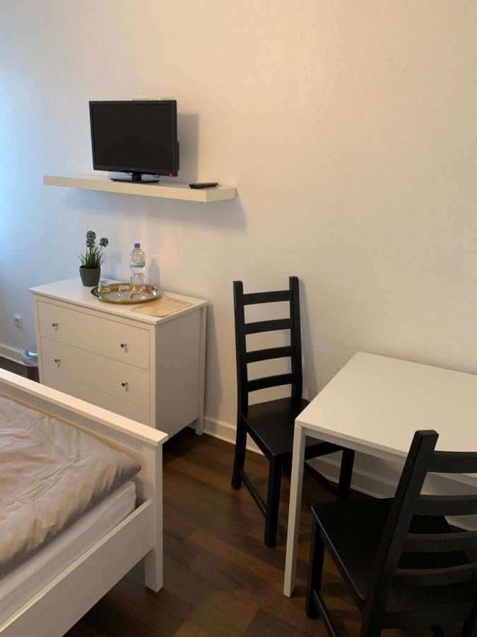 Zum Armen Mann Bed & Breakfast Dusseldorf Exterior photo