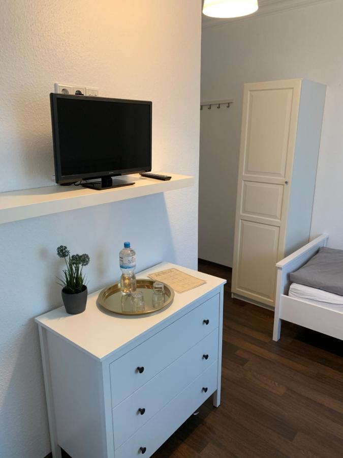 Zum Armen Mann Bed & Breakfast Dusseldorf Exterior photo