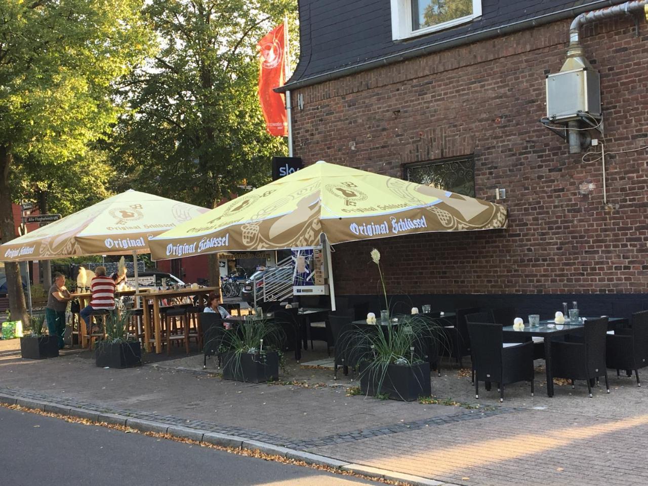 Zum Armen Mann Bed & Breakfast Dusseldorf Exterior photo