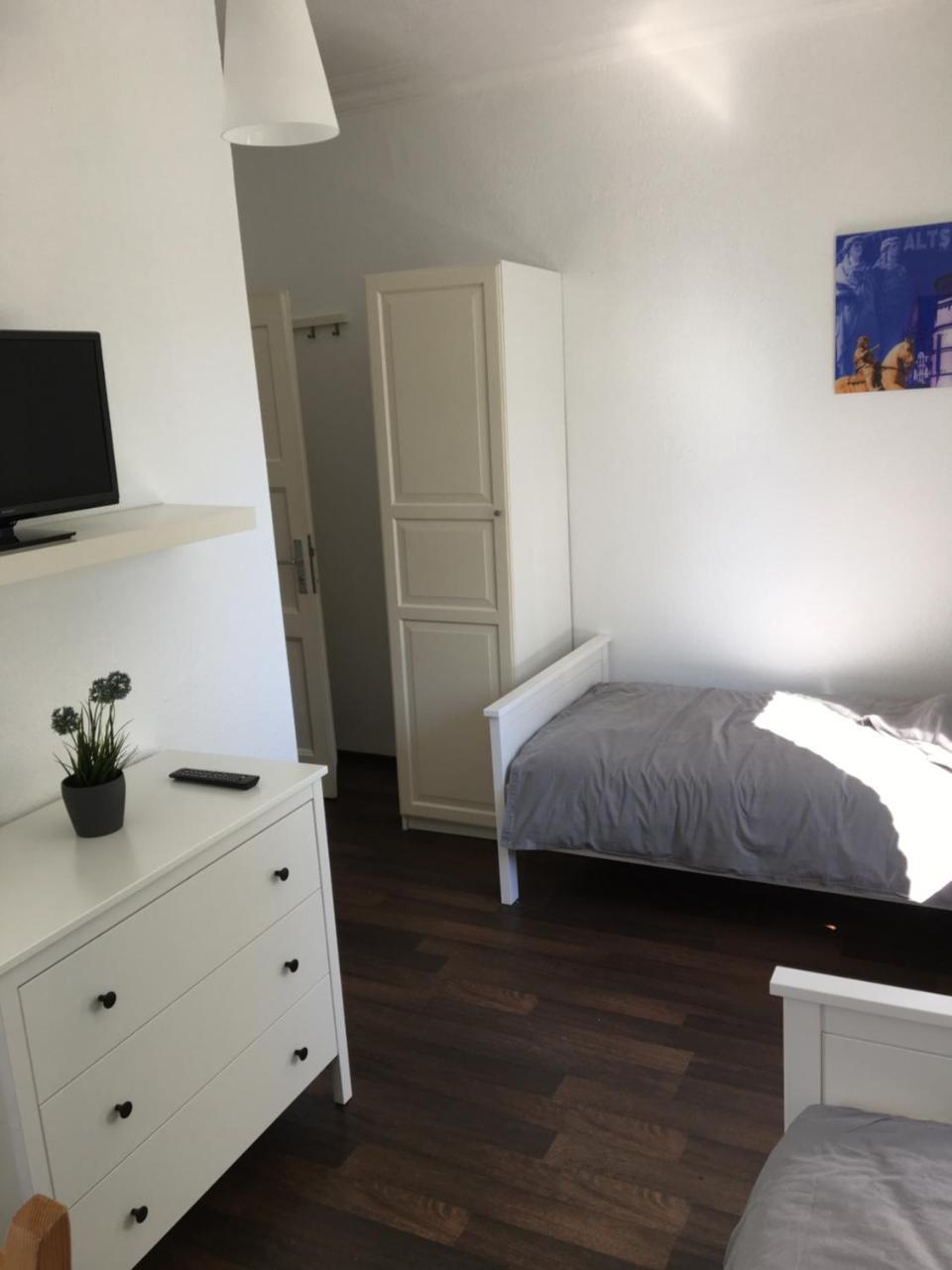 Zum Armen Mann Bed & Breakfast Dusseldorf Exterior photo