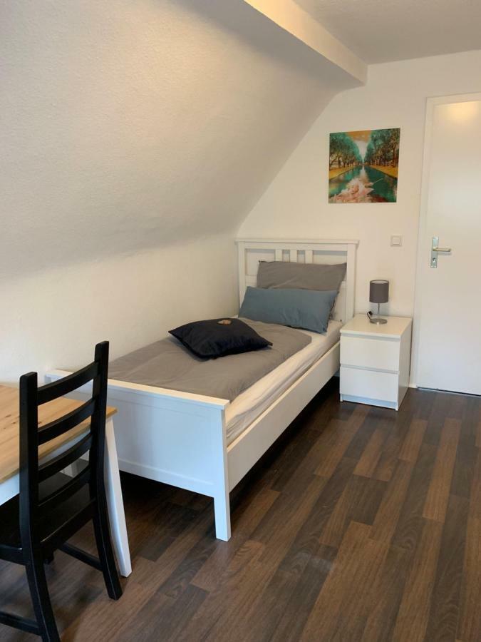 Zum Armen Mann Bed & Breakfast Dusseldorf Exterior photo