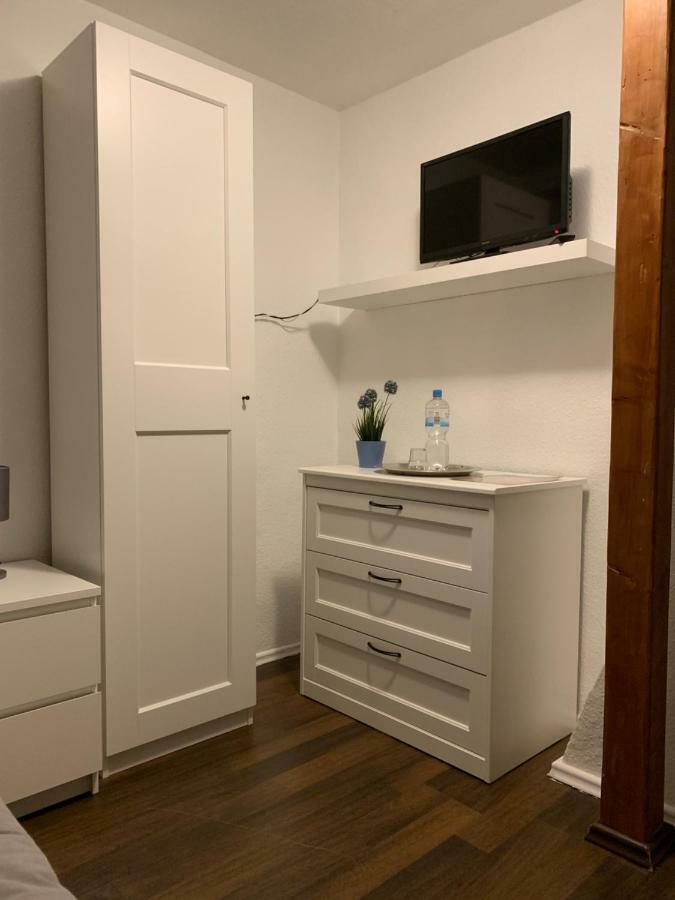 Zum Armen Mann Bed & Breakfast Dusseldorf Exterior photo